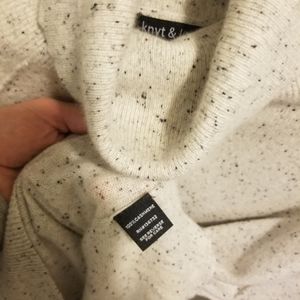 💃!! 100%Cashmere Sweater size L/XL